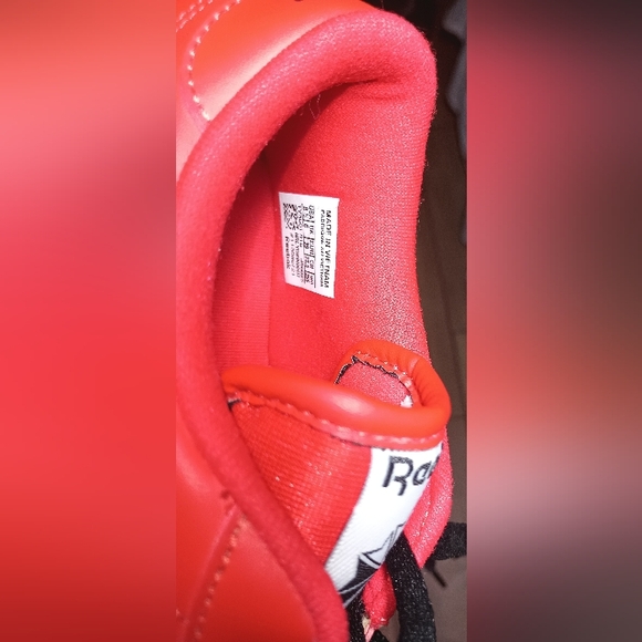 Women's Reebok Sneaker - Picture 7 of 7